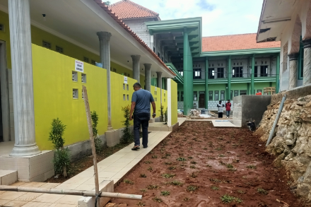 PT Empat Sekawan Mulia Alirkan Cahaya Jariyah hingga Bangun MCK di Pesantren Goa Pamekasan