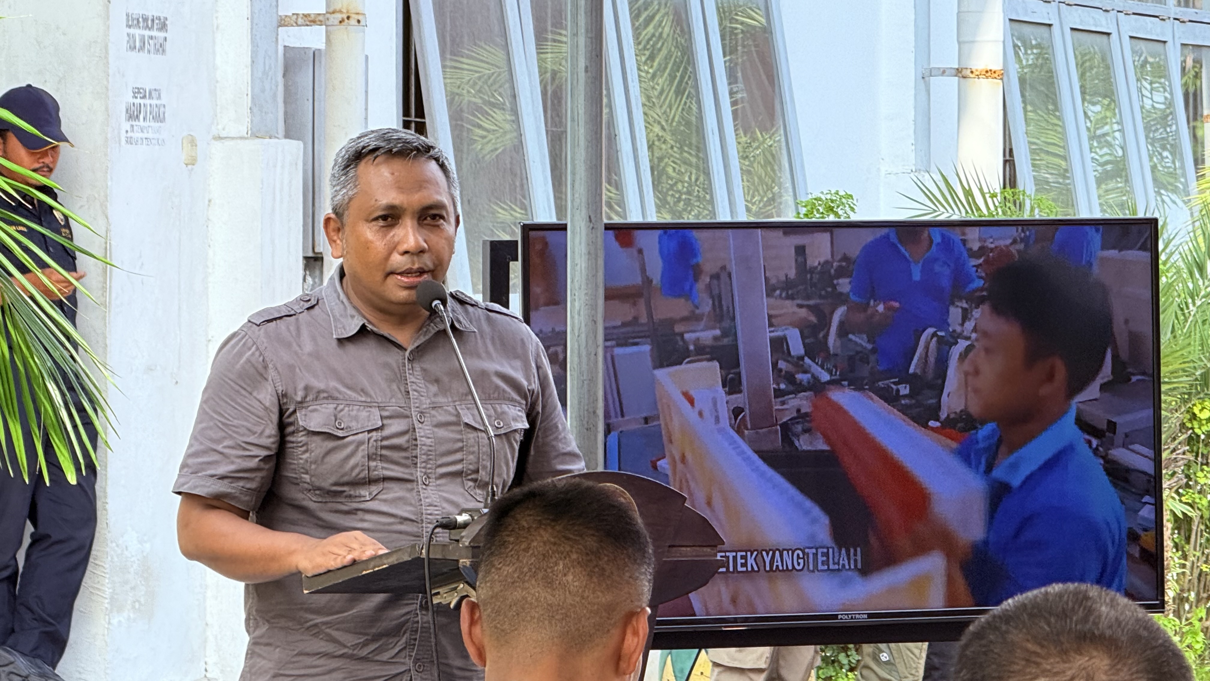 Owner PT ESM Ajak Generasi Milenial Pamekasan Jadi Pengusaha