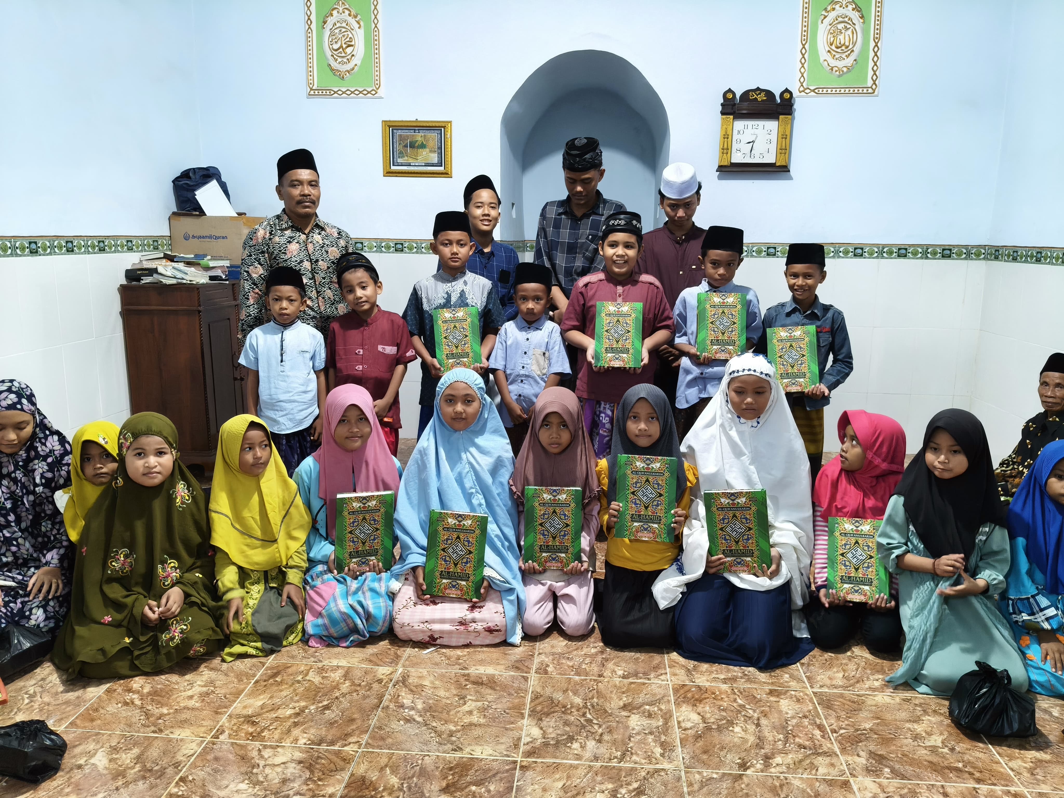 PT Empat Sekawan Mulia Salurkan 1.000 Mushaf Al-Qur’an ke Masjid dan Musala